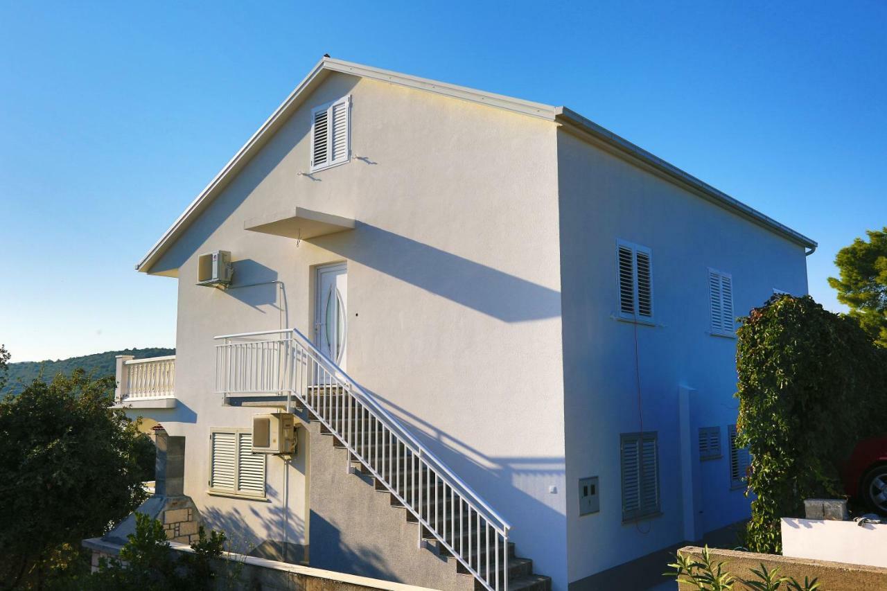 Apartments Tonia Br. 1 Zavalatica Exterior foto