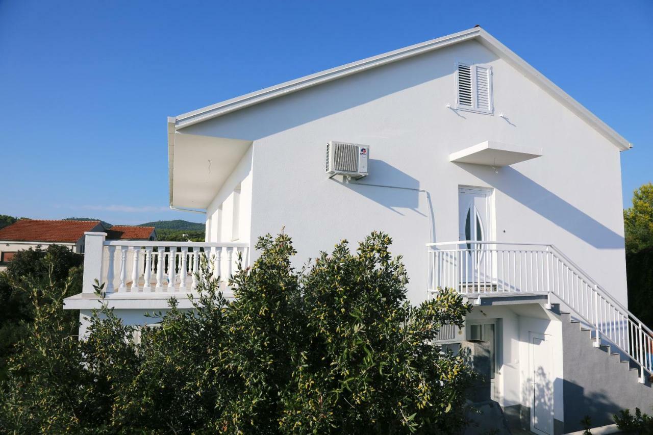 Apartments Tonia Br. 1 Zavalatica Exterior foto