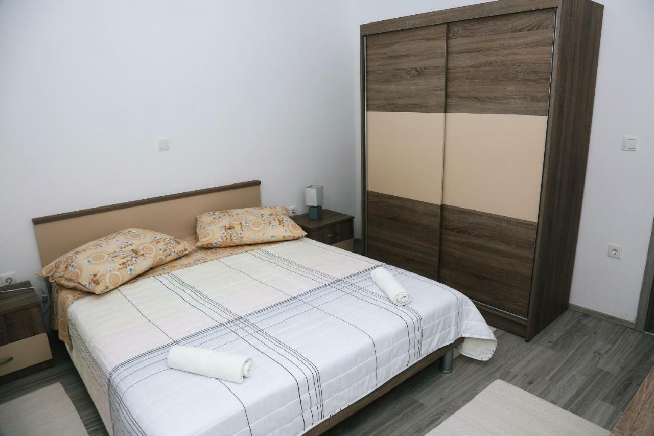 Apartments Tonia Br. 1 Zavalatica Exterior foto