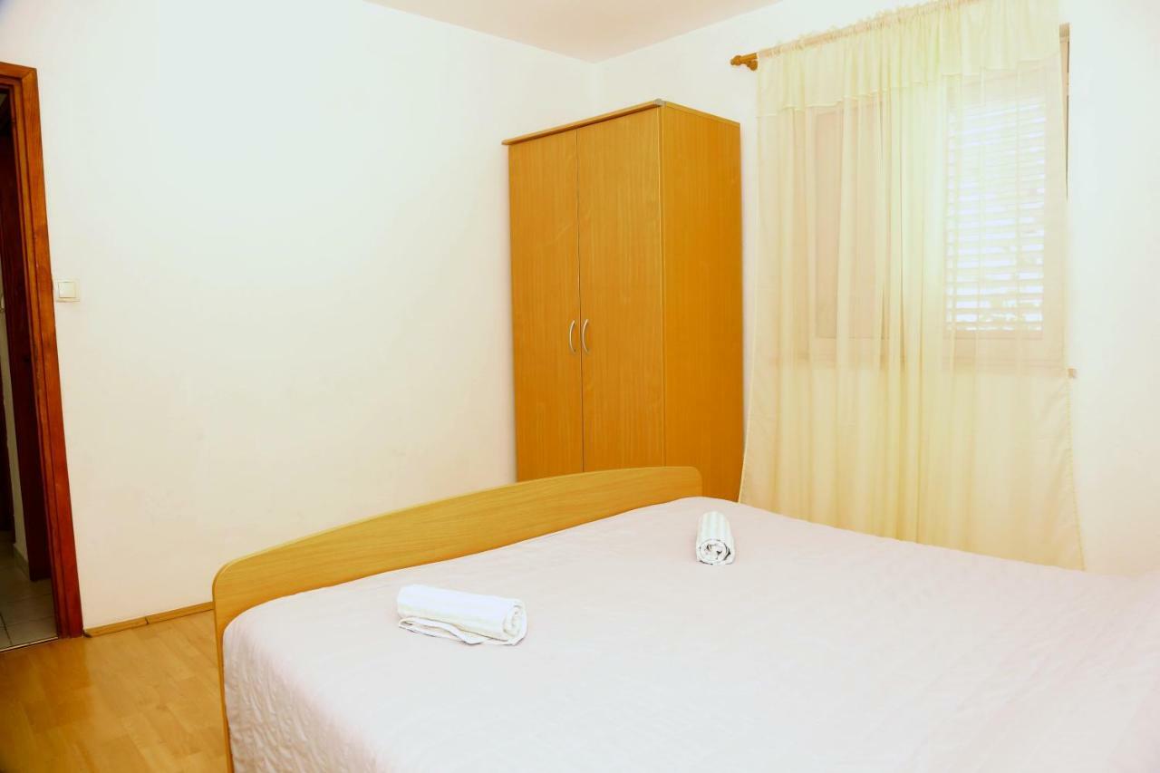 Apartments Tonia Br. 1 Zavalatica Exterior foto